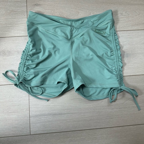 Bo + Tee Size L Ruched Crossover Athletic Shorts - Picture 1 of 8